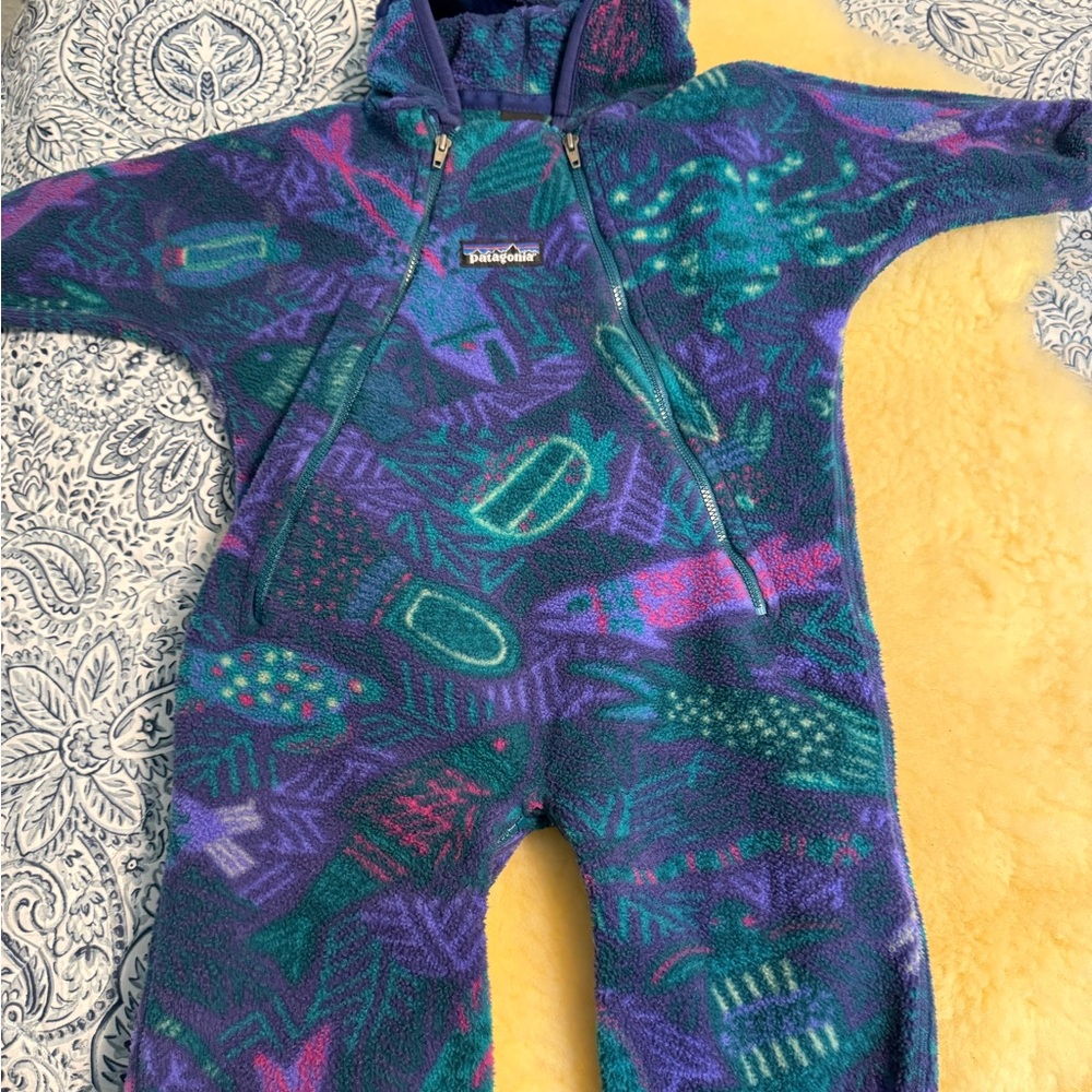 Rare 12m Patagonia Kids fleece bunting - Purple and Green